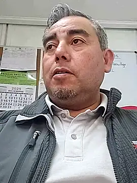 Snapshot of Manolete007x chatting on December 2, 2025, 10:44 pm Manolete007x online show from December 2, 2025, 10:44 pm