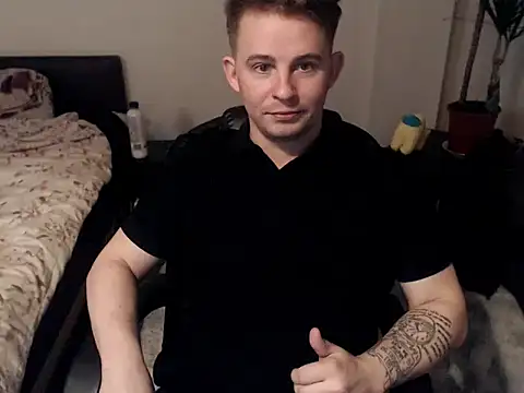 Snapshot of LandonYork chatting on April 15, 2026, 7:07 pm LandonYork online show from April 15, 2026, 7:07 pm