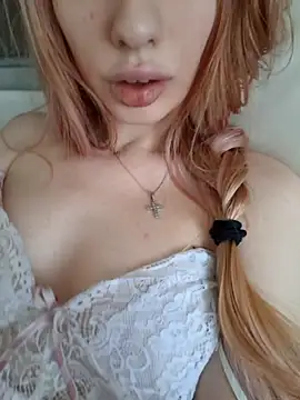 Elza kom online show from December 3, 2025, 6:47 am