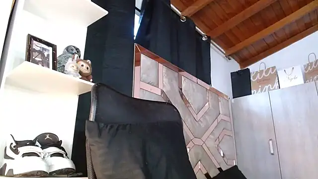 Snapshot of CONNY_BENSS chatting on October 9, 2025, 6:52 pm CONNY BENSS online show from October 9, 2025, 6:52 pm