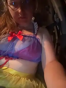 Snapshot of BabyDukes chatting on November 2, 2025, 12:32 pm BabyDukes online show from November 2, 2025, 12:32 pm