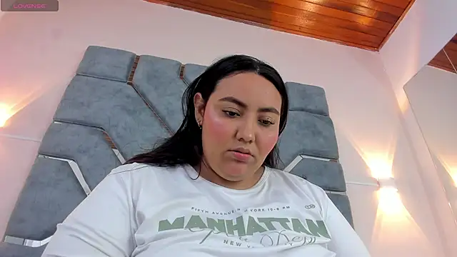 LucciaPorter online show from February 12, 2026, 1:44 pm