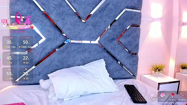 LucciaPorter online show from November 5, 2025, 9:18 pm