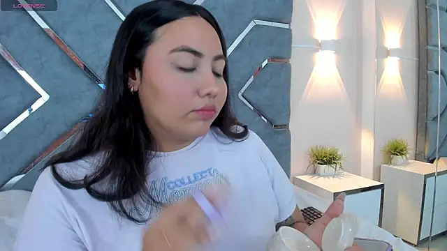 LucciaPorter online show from September 27, 2025, 7:42 pm