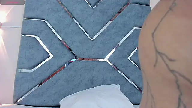 LucciaPorter online show from September 17, 2025, 9:17 pm