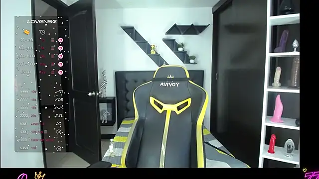 kendalladam online show from April 16, 2026, 9:39 pm