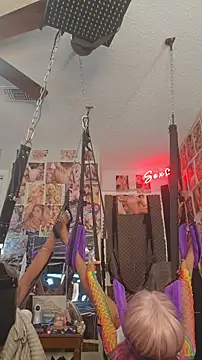 luvs2cumm69 online show from December 14, 2025, 8:09 am