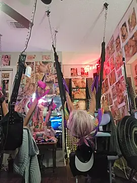 Snapshot of luvs2cumm69 chatting on March 1, 2026, 12:21 am luvs2cumm69 online show from March 1, 2026, 12:21 am