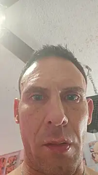 Snapshot of luvs2cumm69 chatting on January 8, 2026, 11:05 am luvs2cumm69 online show from January 8, 2026, 11:05 am