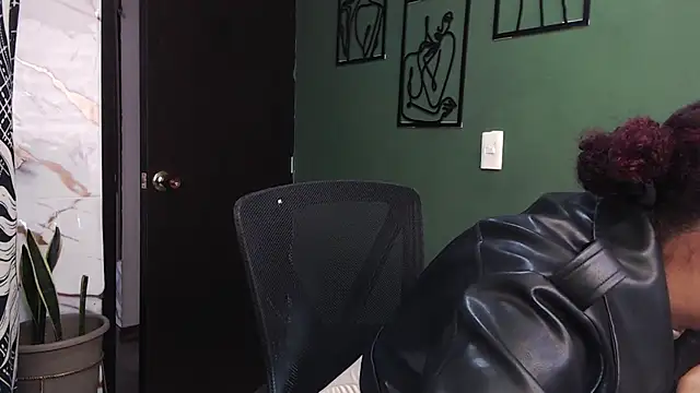 Snapshot of JadaRoberts chatting on July 18, 2026, 4:15 pm JadaRoberts online show from July 18, 2026, 4:15 pm