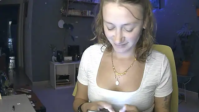 Snapshot of stupid_babybird chatting on February 21, 2026, 12:56 am stupid babybird online show from February 21, 2026, 12:56 am