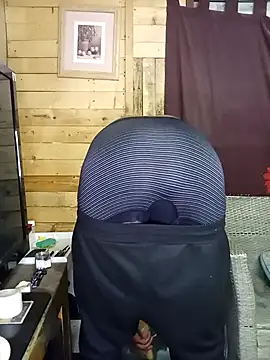 Snapshot of Ngamla123 chatting on November 23, 2025, 2:05 pm Ngamla123 online show from November 23, 2025, 2:05 pm