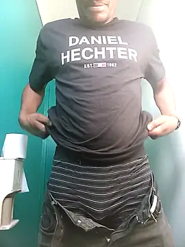 Snapshot of Ngamla123 chatting on October 31, 2025, 5:59 am Ngamla123 online show from October 31, 2025, 5:59 am