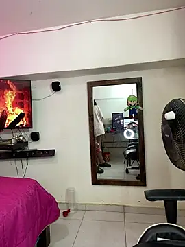 TheKing6ix9ine69 online show from November 13, 2025, 7:34 am