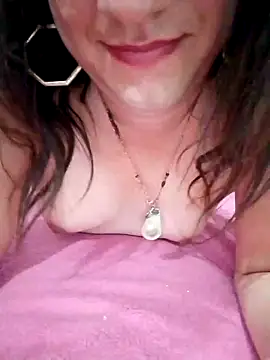 Snapshot of PolyanaF chatting on January 2, 2025, 2:43 am PolyanaF online show from January 2, 2025, 2:43 am