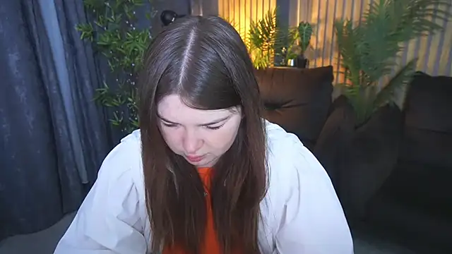 RosieMoons online show from October 3, 2025, 7:26 pm