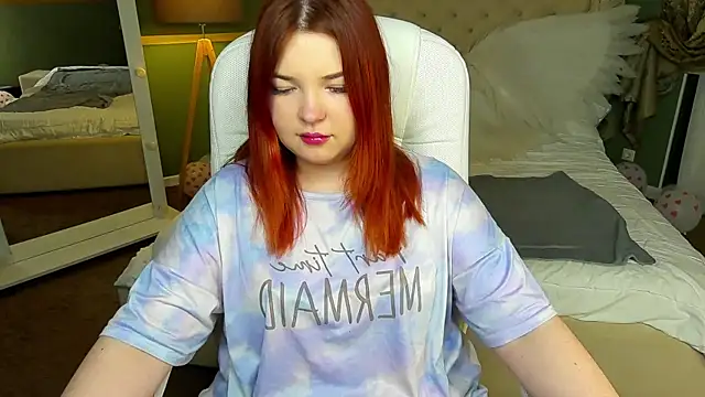 RosieMoons online show from March 4, 2025, 2:27 am