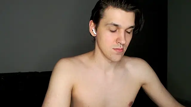 Snapshot of boy_next_door_1 chatting on December 18, 2025, 10:35 pm boy next door 1 online show from December 18, 2025, 10:35 pm