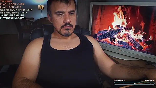 Snapshot of officeman7 chatting on November 12, 2025, 4:11 pm officeman7 online show from November 12, 2025, 4:11 pm