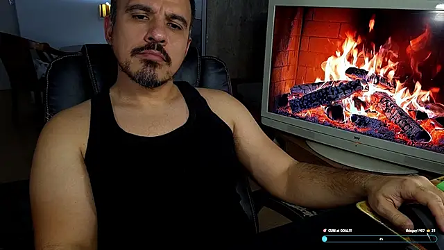 Snapshot of officeman7 chatting on February 3, 2026, 3:39 pm officeman7 online show from February 3, 2026, 3:39 pm