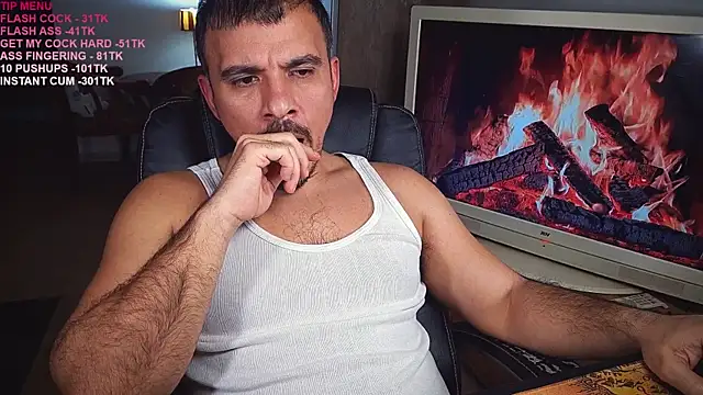 Snapshot of officeman7 chatting on March 4, 2025, 5:13 pm officeman7 online show from March 4, 2025, 5:13 pm