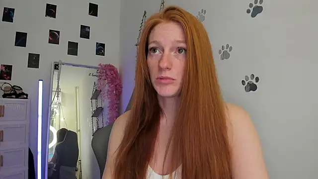 Aliceginger99 online show from April 30, 2026, 1:18 pm
