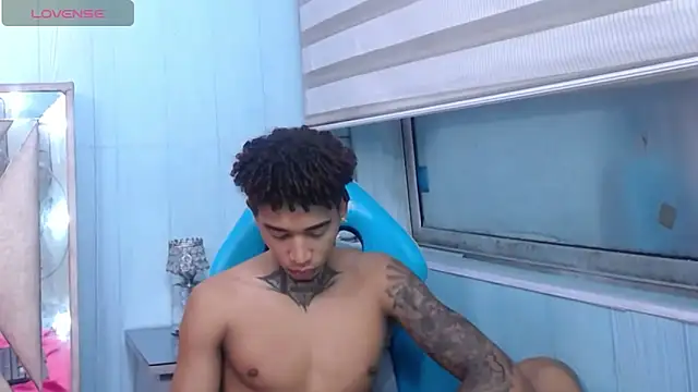 Snapshot of sexy_blacks_ chatting on September 17, 2025, 11:34 am sexy blacks online show from September 17, 2025, 11:34 am