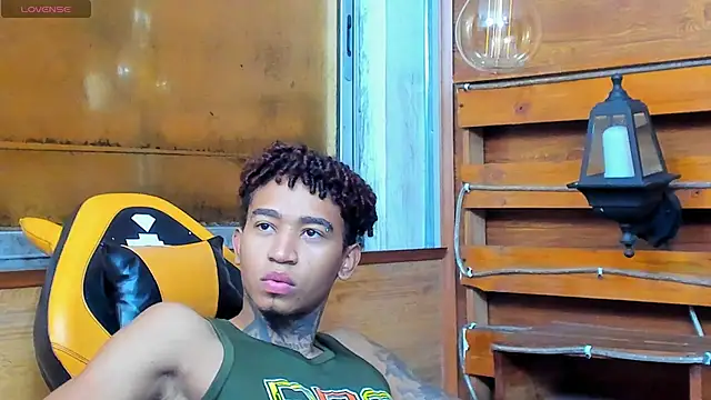 Snapshot of sexy_blacks_ chatting on September 25, 2025, 11:27 am sexy blacks online show from September 25, 2025, 11:27 am