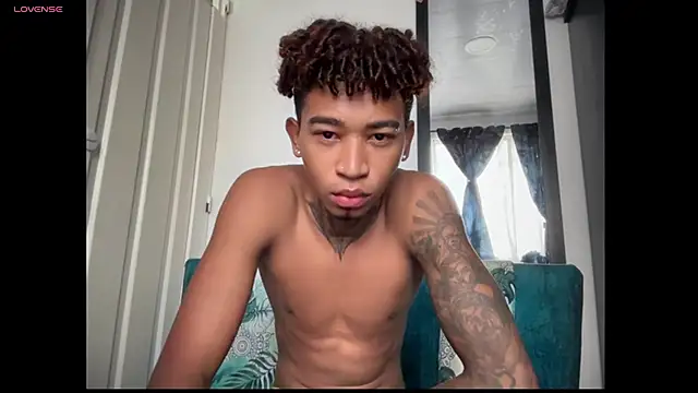 Snapshot of sexy_blacks_ chatting on November 5, 2025, 12:08 pm sexy blacks online show from November 5, 2025, 12:08 pm