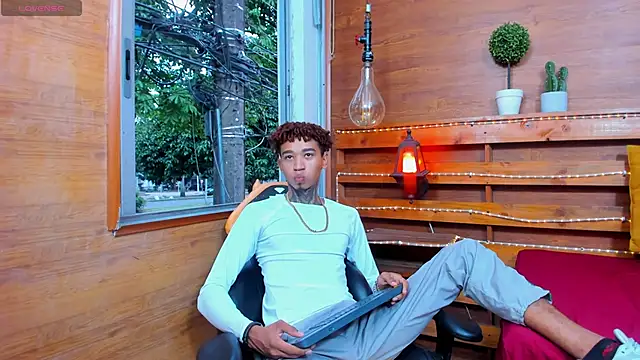 Snapshot of sexy_blacks_ chatting on March 10, 2025, 11:34 am sexy blacks online show from March 10, 2025, 11:34 am