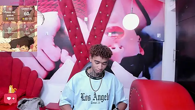 Snapshot of sexy_blacks_ chatting on March 13, 2025, 11:30 am sexy blacks online show from March 13, 2025, 11:30 am