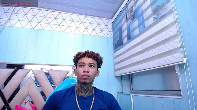 Snapshot of sexy_blacks_ chatting on March 21, 2025, 11:22 am sexy blacks online show from March 21, 2025, 11:22 am