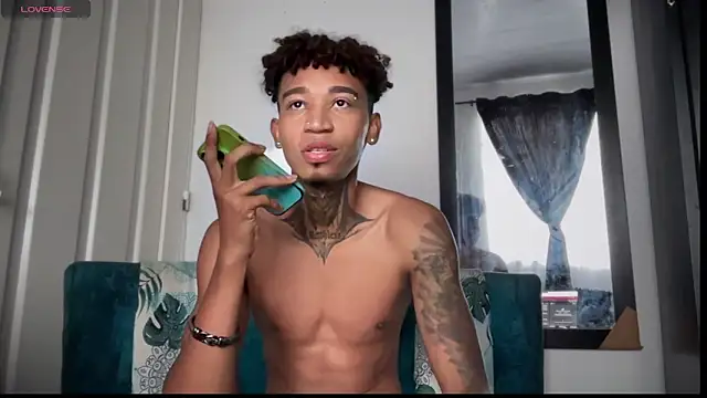 Snapshot of sexy_blacks_ chatting on November 22, 2025, 12:04 pm sexy blacks online show from November 22, 2025, 12:04 pm