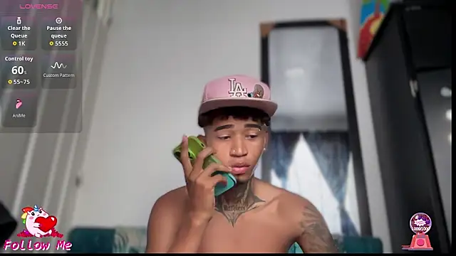 Snapshot of sexy_blacks_ chatting on November 11, 2025, 12:11 pm sexy blacks online show from November 11, 2025, 12:11 pm