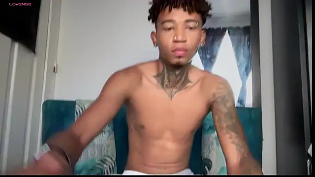 Snapshot of sexy_blacks_ chatting on November 14, 2025, 12:09 pm sexy blacks online show from November 14, 2025, 12:09 pm