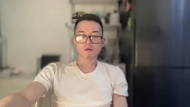 Snapshot of wangjian2324 chatting on October 27, 2025, 10:11 pm wangjian2324 online show from October 27, 2025, 10:11 pm