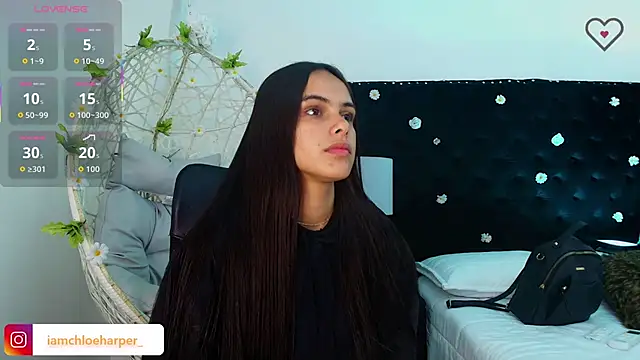 ChloeHarper  online show from September 15, 2025, 1:33 pm