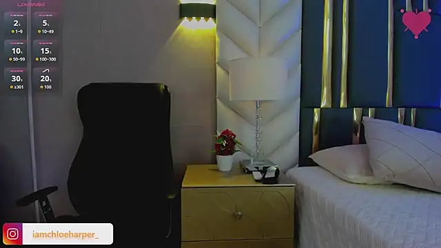 Snapshot of ChloeHarper_ chatting on July 1, 2026, 11:43 am ChloeHarper online show from July 1, 2026, 11:43 am