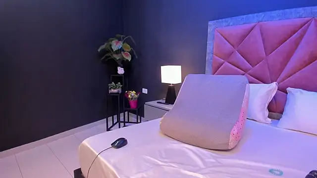 Snapshot of mia_milff chatting on March 12, 2026, 7:29 pm mia milff online show from March 12, 2026, 7:29 pm