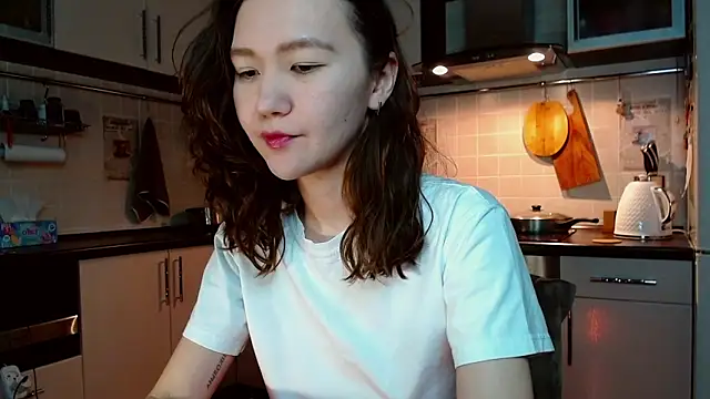 Kelly Yon online show from March 12, 2025, 9:03 pm