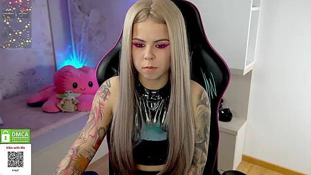 Snapshot of Latex_Kitty chatting on March 21, 2025, 5:23 pm Latex Kitty online show from March 21, 2025, 5:23 pm