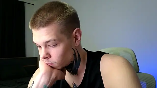 Snapshot of DENIS_HERE chatting on May 25, 2026, 4:38 pm DENIS HERE online show from May 25, 2026, 4:38 pm