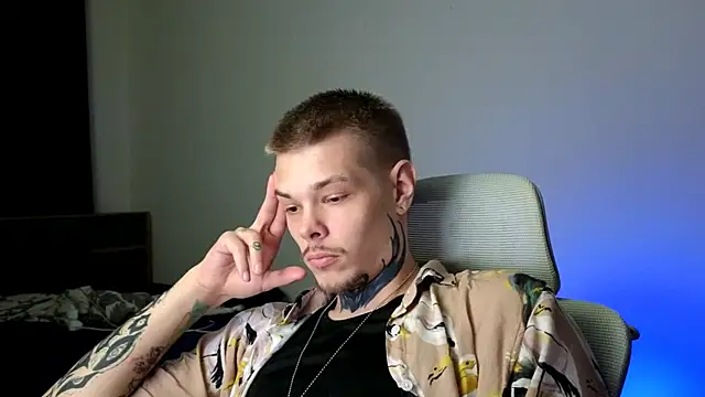 Snapshot of DENIS_HERE chatting on June 10, 2026, 7:04 pm DENIS HERE online show from June 10, 2026, 7:04 pm