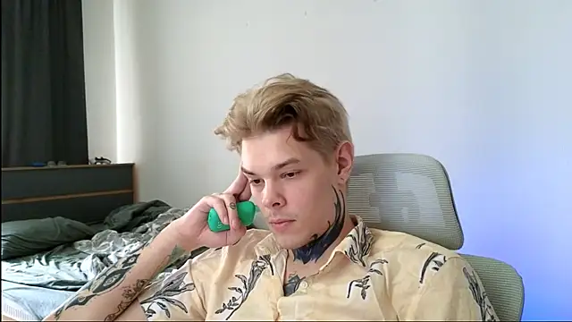 Snapshot of DENIS_HERE chatting on May 14, 2026, 12:02 pm DENIS HERE online show from May 14, 2026, 12:02 pm