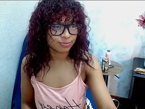 Snapshot of Naomi_Tylers chatting on November 17, 2025, 11:09 pm Naomi Tylers online show from November 17, 2025, 11:09 pm