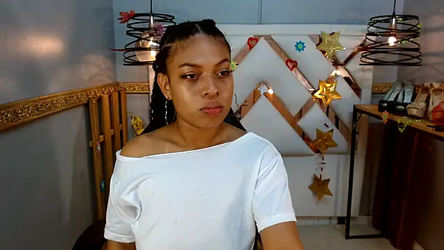 Snapshot of Naomi_Tylers chatting on September 12, 2025, 11:37 pm Naomi Tylers online show from September 12, 2025, 11:37 pm