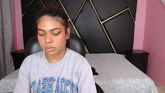 Snapshot of Naomi_Tylers chatting on January 31, 2025, 9:48 pm Naomi Tylers online show from January 31, 2025, 9:48 pm