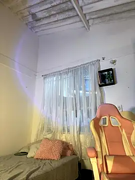 Snapshot of violet-333 chatting on October 3, 2025, 9:38 pm violet-333 online show from October 3, 2025, 9:38 pm