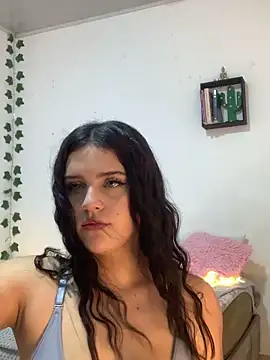 Snapshot of violet-333 chatting on January 23, 2025, 7:18 pm violet-333 online show from January 23, 2025, 7:18 pm