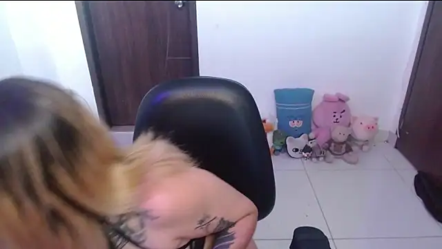 Snapshot of Ivy1111 chatting on April 13, 2026, 12:42 pm Ivy1111 online show from April 13, 2026, 12:42 pm